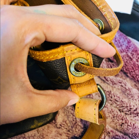 Authentic Louis Vuitton Noe Shoulder Bag - Picture 3 of 8